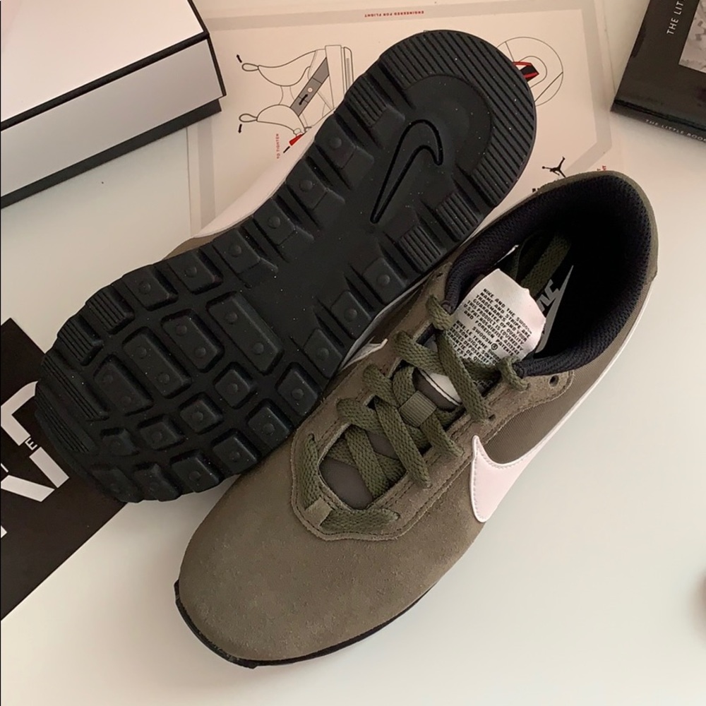 New  nike pre-love O.X. Sneakers shoes - Picture 8 of 8